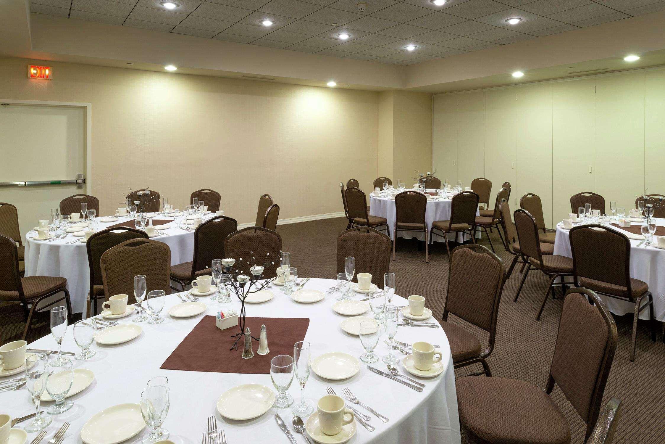 Hotel Doubletree By Hilton Binghamton Esterno foto