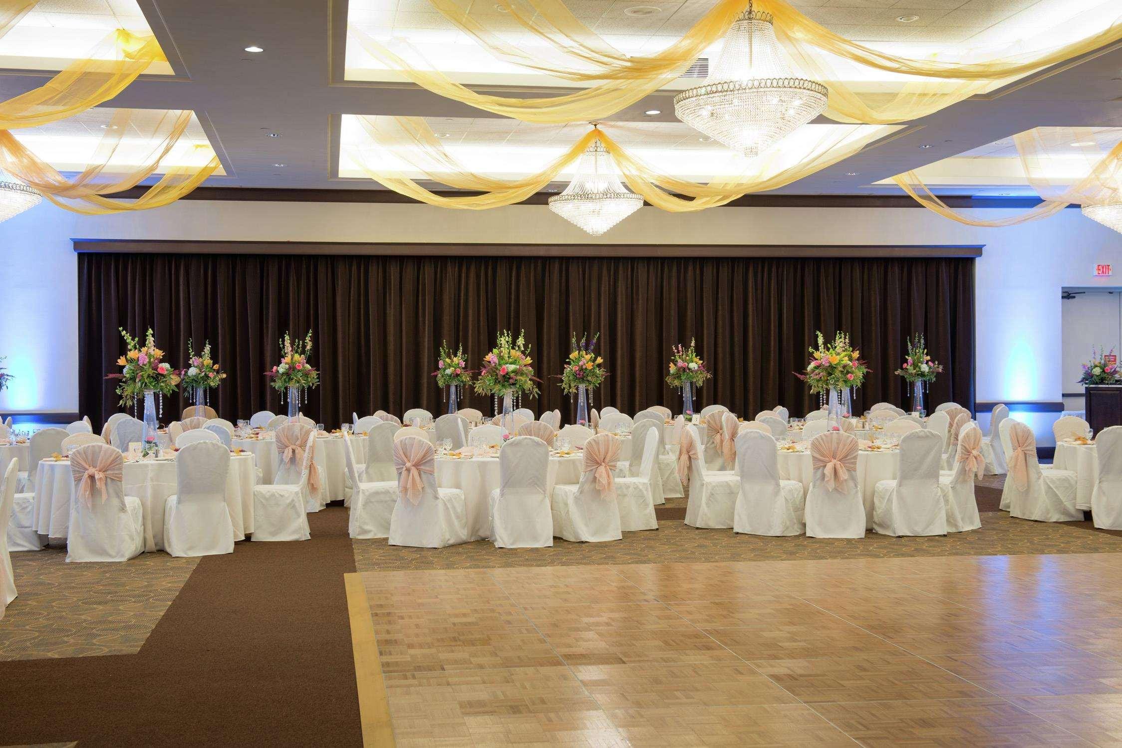 Hotel Doubletree By Hilton Binghamton Esterno foto