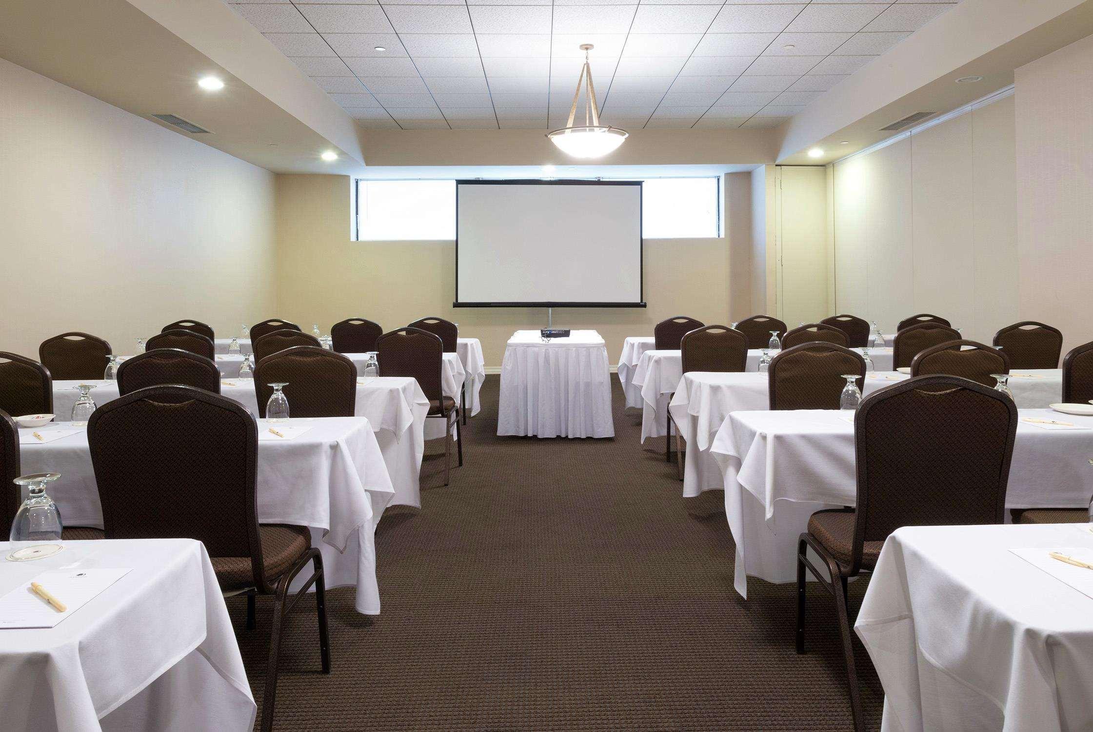 Hotel Doubletree By Hilton Binghamton Esterno foto