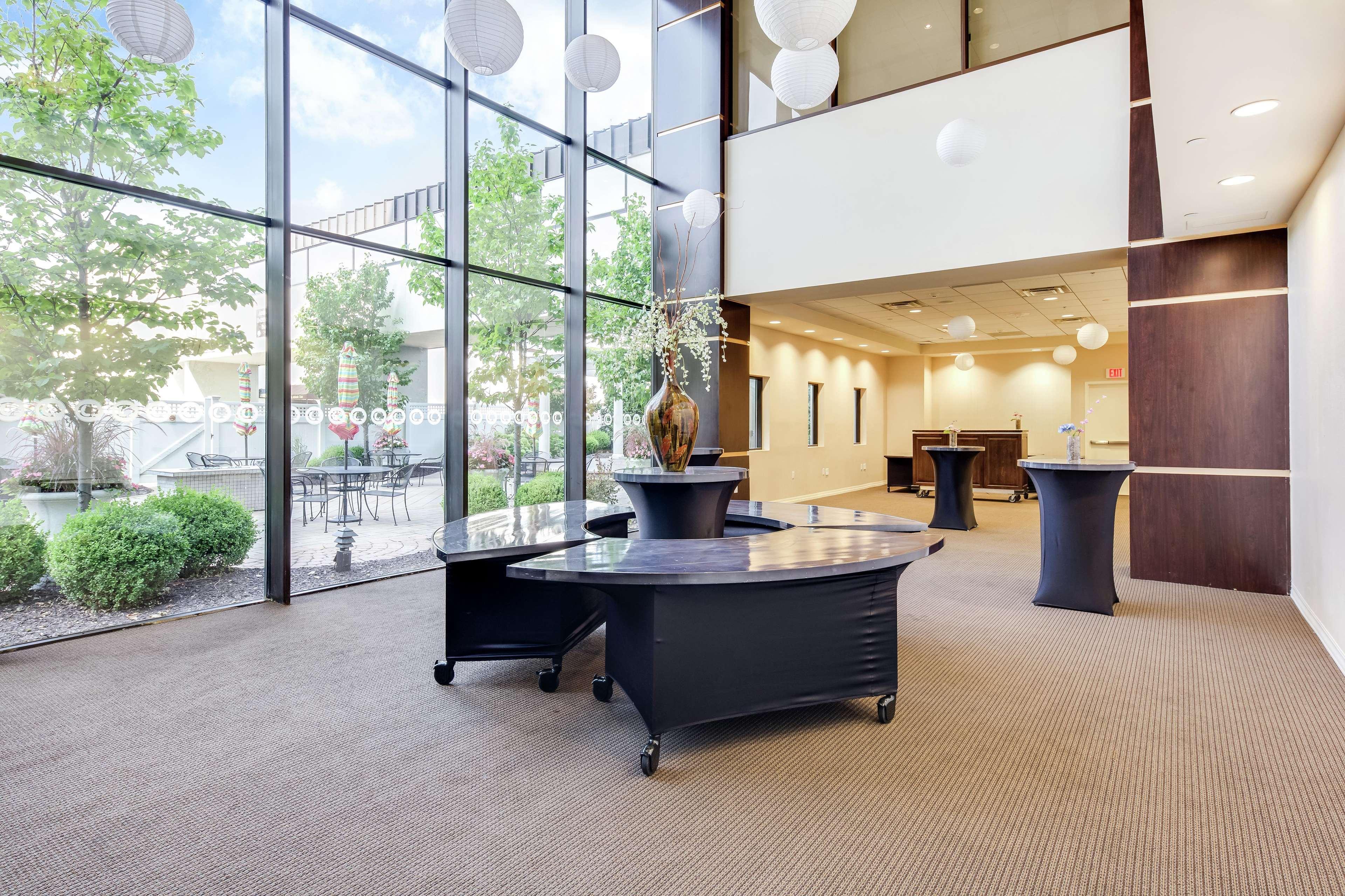 Hotel Doubletree By Hilton Binghamton Esterno foto