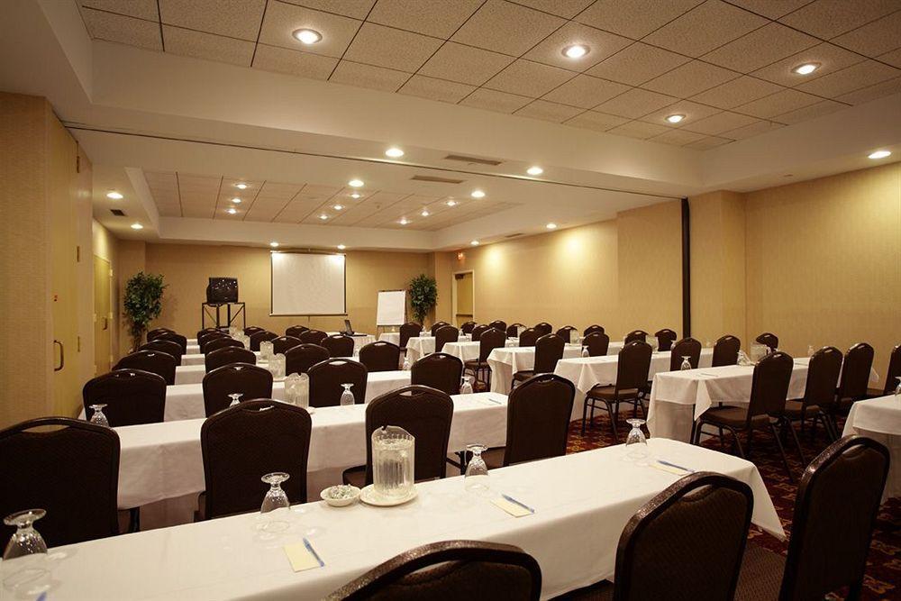Hotel Doubletree By Hilton Binghamton Esterno foto